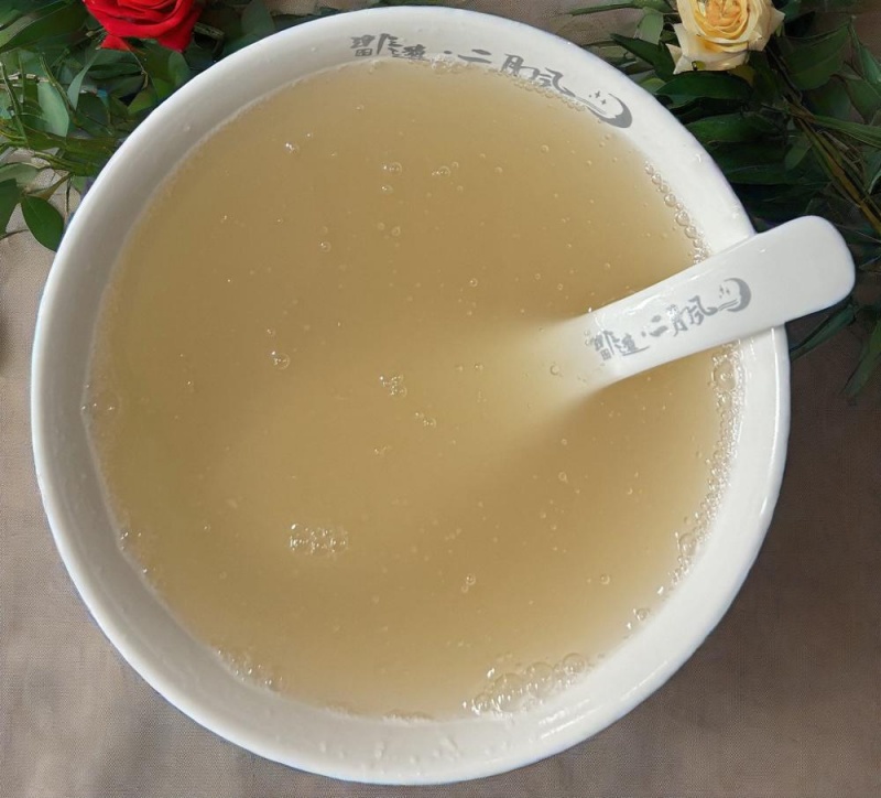冲熟后的野生葛根粉.jpg