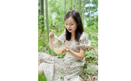 为何99%漂亮女性每天都在喝一杯有机野生葛根粉？
